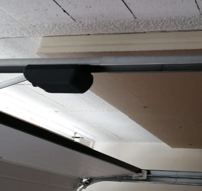 Isolation d'un garage par le plafond avec les panneaux de polyuréthane